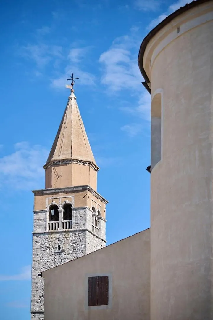 Domus Lauri Garden Palace II Umag 0*,
